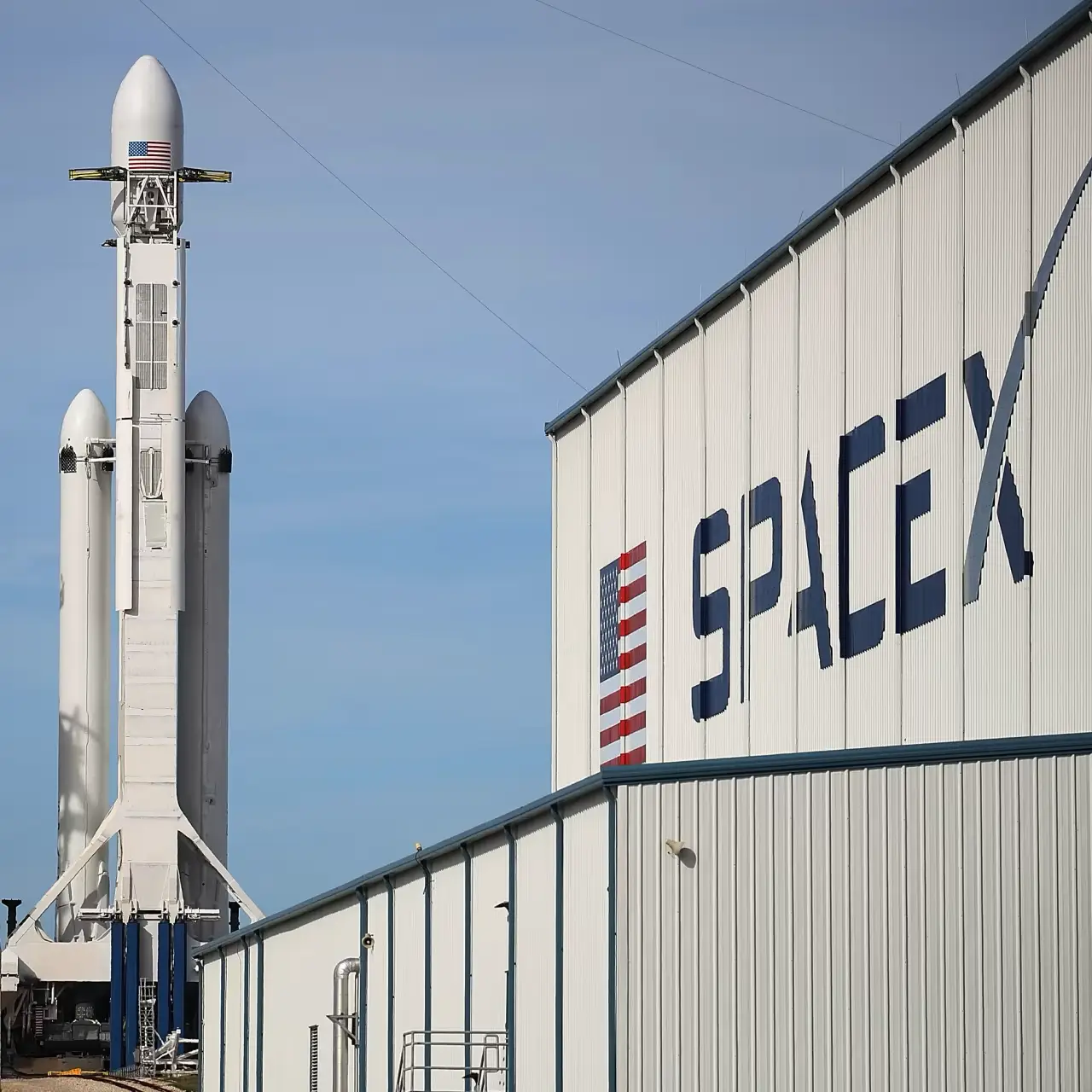 SpaceX to pursue 2026 IPO raising above $25 billion
