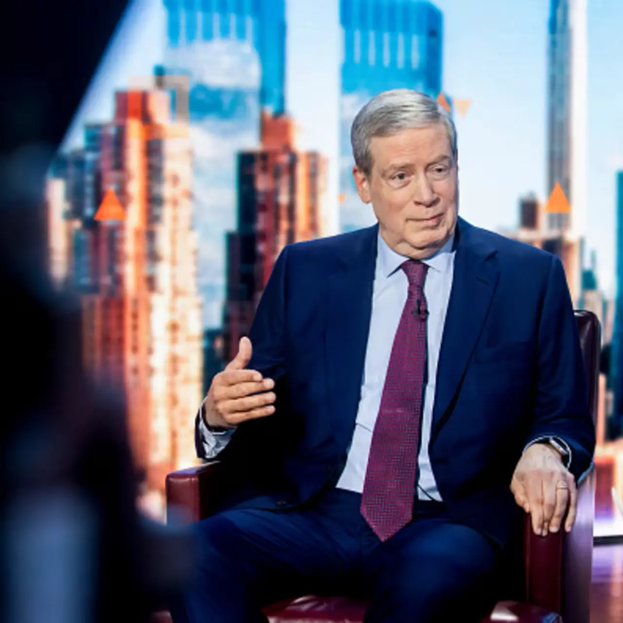 Another billionaire dumps mega-cap stock for AI bet